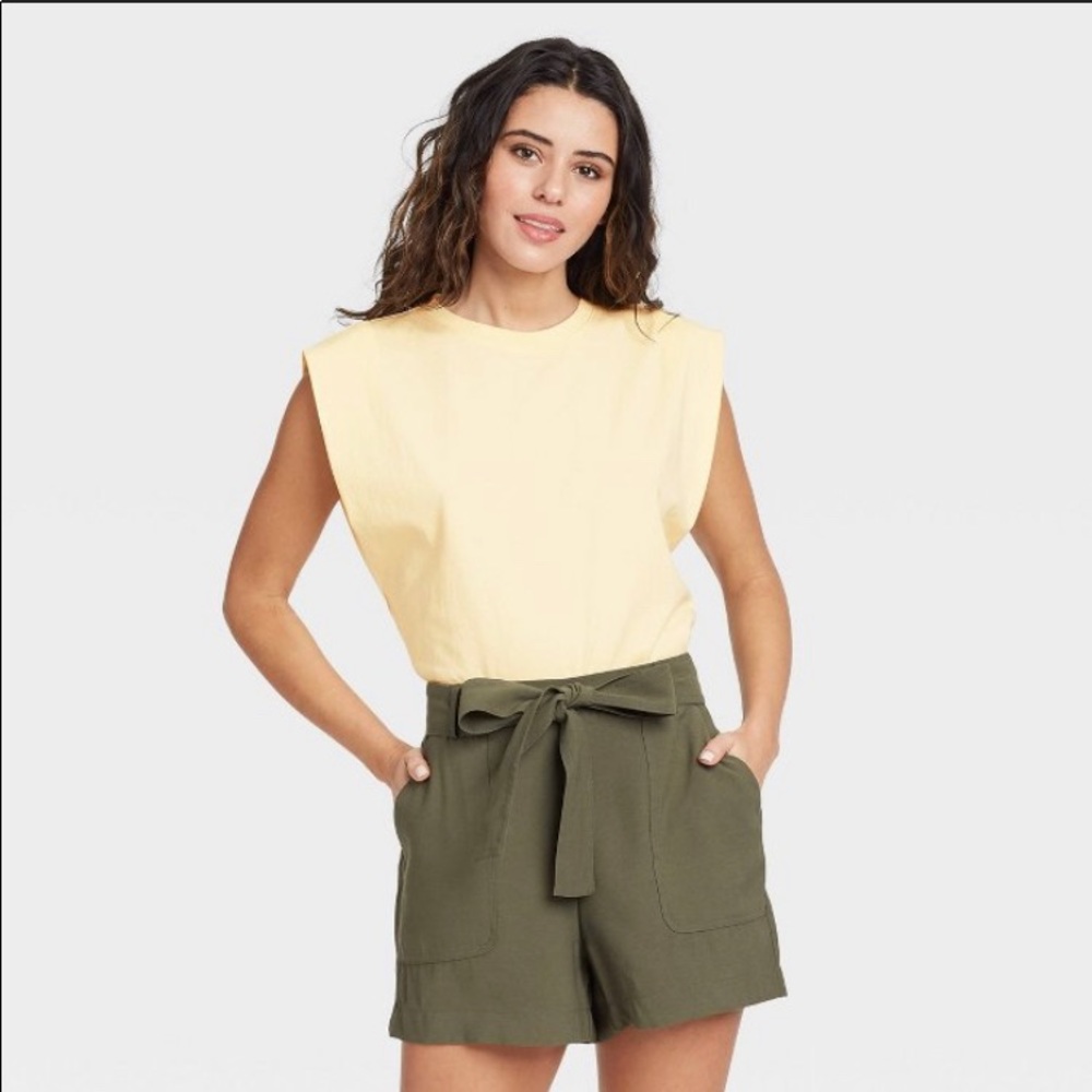 Exaggerated shoulder Tank Top